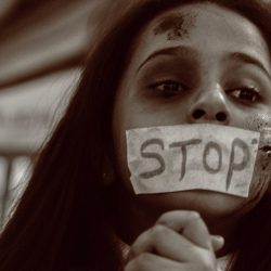 (عشم ابليس ) يعيد فنان الجيلين عبدالله شرف إلى الساحة الغنائية