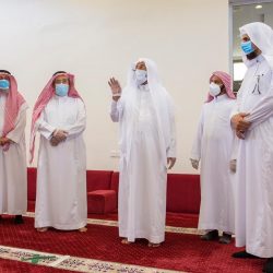 أمانة #المدينة_المنورة تكثف جولاتها الرقابية مع بدء مزاولة الأنشطة التجارية للعمل، وتغلق 5 منشآت تجارية وتغرم 43 منشأة مخالفة.