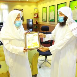حرف فنون أبها تناقش كتاب عن الطبيعة الإنسانية