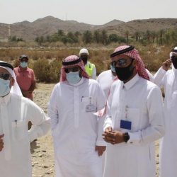 محافظ محايل ” يقدم دعمه الشخصي لتنمية محايل النسائية “