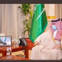 الأمير تركي بن طلال يناقش أسباب تأخر مشروع إنشاء مدرسة تطوير قيادة المركبات في عسير