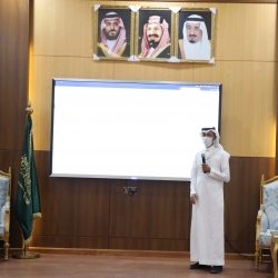 أمين عسير يناقش المجلس البلدي سبل تطوير قرى و ضواحي مدينة أبها