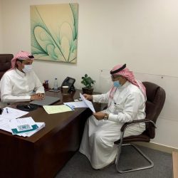 شرطة الرياض: القبض على مجموعة مقيمين امتهنوا جمع أموال مجهولة المصدر وتهريبها إلى خارج المملكة عبر حسابات بنكية لكياناتٍ تجارية