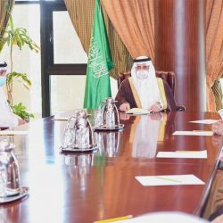 الفيصل يطلع على خطة “السعودية” المتزامنة مع فتح باب العمرة