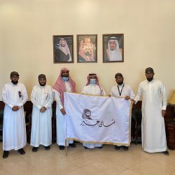 على هامش تدشينه عددًا من المشروعات التنموية بجازان وزير النقل يلتقي المواطنين ويتلمس احتياجاتهم