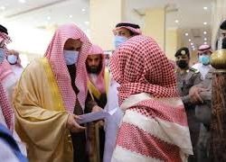 الجمارك تُحبط تهريب مواد أولية تستخدم في صناعة الخمور