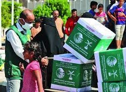 مركز الملك سلمان للإغاثة يقدم مساعدات إيوائية عاجلة لمتضرري حريق حي السيسبان بعدن