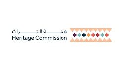 شاهد.. لحظة ضبط 4 أشخاص في وضع غير طبيعي وأخر معمم عليه في عسير