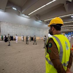 إنفاذاً لتوجيهات خادم الحرمين الشريفين .. تمديد صلاحية الإقامة وتأشيرات الزيارة وتأشيرة الخروج والعودة آلياً دون مقابل في الدول التي يتم تعليق القدوم منها إلى 23 محرم القادم