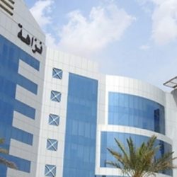 #فيديو | #رئاسة_شؤون_الحرمين ترفع كسوة الكعبة المشرفة استعداداً لموسم حج 1442هـ.