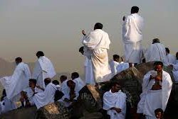 خطيب عرفة .. عَلمٌ يفرض اسمه على الألسن والأقلام