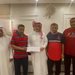 والد العروس يفاجئ العريس خذ عروستك الف مبروك
