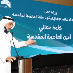أمير تبوك يواسي أسرة الثنيان في وفاة الشيخ ثنيان بن فهد الثنيان