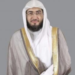 ضيوف الرحمن يتوافدون على مسجد نمرة للصلاة والاستماع للخطبة