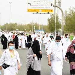 خطيب عرفة .. عَلمٌ يفرض اسمه على الألسن والأقلام