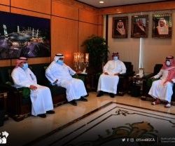 الأمن البيئي: يضبط مخالفَين لنظام البيئة يديران مستودعًا لتخزين وبيع الحطب المحلي
