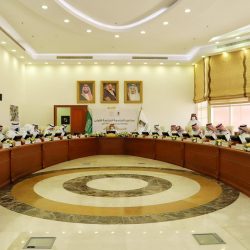 شرطة الرياض تلقي القبض على خمسة مواطنين ومقيم استهدفوا سرقة الأموال عن طريق الاعلانات الوهمية .