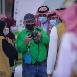أمير منطقة تبوك يستقبل مدير الشؤون الصحية بالمنطقة