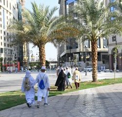 مشروع الملك عبدالله لسقيا زمزم يوفر على مدار (24) الساعة (200) ألف عبوة يوميًا للحجاج