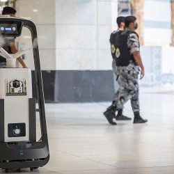 النظام الصوتي في المسجد الحرام يعمل بتقنية (UPS) ذات القدرة العالية لضمان عدم انقطاع الكهرباء