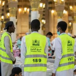 قرابة 30 مليون مستفيد من الخدمات التطوعية في المسجد الحرام