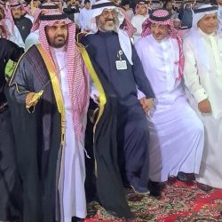 الأمير خالد الفيصل يقدم التعازي لذوي غرقى بمحافظة القنفذة