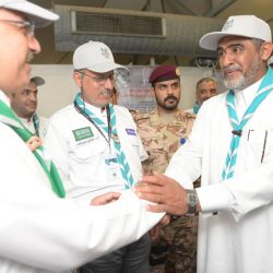 الحجاج يستقبلون أول أيام التشريق برمي الجمرة الصغرى