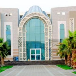 إدارة التحريات والبحث الجنائي بشرطة منطقة الرياض تقبض على (5) أشخاص لترويجهم المخدرات