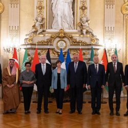 اللجنة الوزارية المكلفة من القمة العربية الإسلامية المشتركة تعقد اجتماعاً رسمياً مع الرئيس الفرنسي