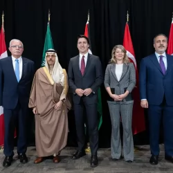 وفد اللجنة الوزارية المكلفة من القمة العربية الإسلامية المشتركة غير العادية يعقد جلسة مباحثات رسمية مع وزيرة خارجية كندا