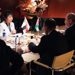 فرع هيئة الهلال الأحمر السعودي بالباحة يشارك في فعالية اليوم الوطني 94 