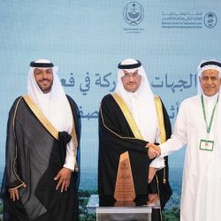 محافظ محايل يرأس اجتماع اللجنة الفرعية للدفاع المدني*