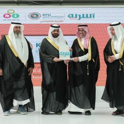 أمير تبوك يرأس اجتماع لجنة الدفاع المدني الرئيسية بالمنطقة