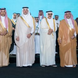 سمو أمير المنطقة الشرقية وبحضور سمو نائبه يزور ملعب أرامكو ويطّلع على سير العمل في المشروع