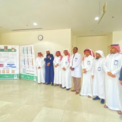 في ندوة حوارية في “كتاب جدة” عن “الوجود والنص”  الواصلي: الملك عبدالعزيز أسّس أول مشروع ثقافي بالمملكة .