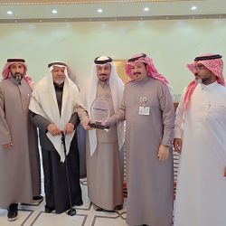 آل هطامر يوقّع على “الرّدم” بـ”كتاب جدة”