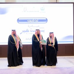 سمو الأمير الدكتور حسام بن سعود يطّلع على تقرير عن الأندية الرياضية في منطقة الباحة، ومنجزات فرع وزارة الرياضة وخططه وبرامجه التطويرية .