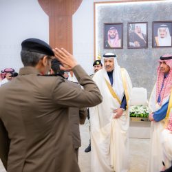 سمو نائب أمير منطقة الباحة يؤدي صلاة عيد الفطر المبارك .