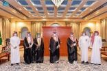 سمو أمير منطقة جازان يلتقي رئيسة وعضوات مجلس إدارة جمعية بنات الوطن بفيفا