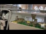 بالفيديو.. تعّرف على المواد المستخدمة لغسل “الكعبة المشرفة”