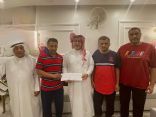 الشخصية الرياضية بالأحساء الفضل يكرم الزميل بوطيبان