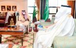 أمير تبوك يستقبل المدير العام لفرع وزارة الموارد البشرية والتنمية الاجتماعية بالمنطقة