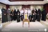 معالي رئيس جامعة الملك سعود ..يستقبل لاعبات منتخب كرة قدم للصالات لحصولهن على المركز الاول بدوري الصالات للجامعات )