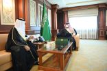 سمو أمير جازان بالنيابة يدشن حملة التوعية بسرطان الثدي بالمنطقة ..