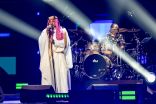 بالبشت والعقال.. الشاب خالد يفاجئ حضور حفل مدل بيست بإطلالة مميزة