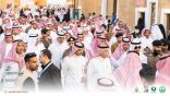 شاهد.. القصبي يفتتح “موسم ملح القصب” ويتجول في أركانه بالقرية التراثية