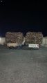 “البيئة” تصادر135 طنًا من الحطب المحلي مخبأة داخل مستودع مخالف بالرياض