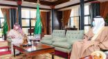 سمو أمير تبوك يستقبل مدير الشؤون الصحية بالمنطقة