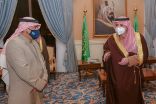سمو أمير تبوك يشيد بمبادرة “القحطاني” مع ورثة إحدى الأسر بالمنطقة