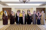 سمو أمير القصيم يتسلم تقرير جمعية الجودة والإنجاز للمسؤولية الاجتماعية بعنيزة